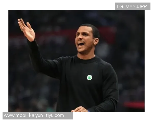 马祖拉谈A西蒙斯防守表现称其强度与专注力能让球队焕然一新